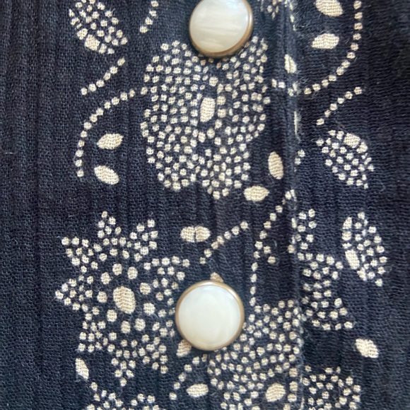THE GREAT Bridge Dress in black/cream token floral - Picture 5 of 10
